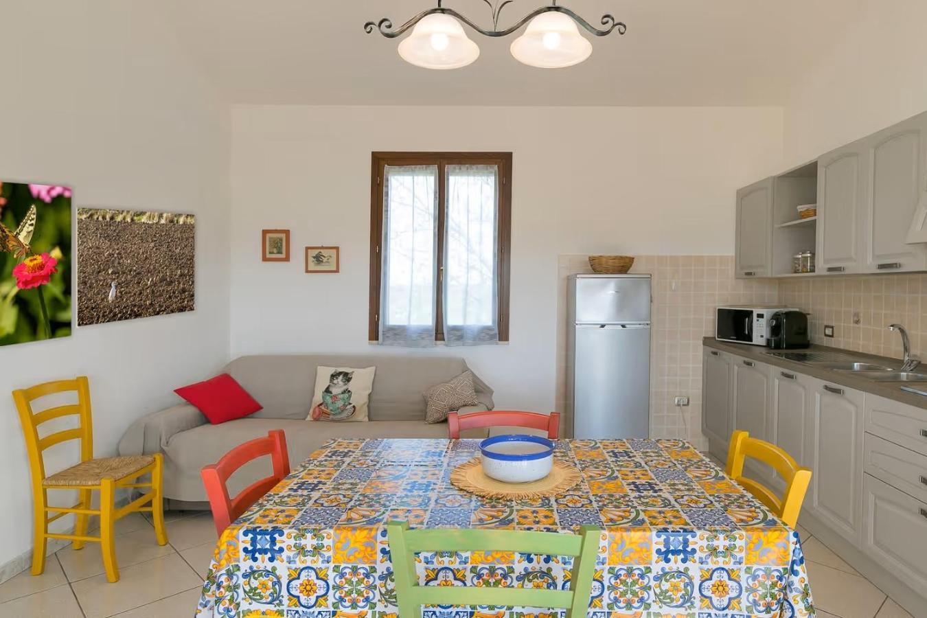 Agriturismo I Debbi บิบโบนา ภายนอก รูปภาพ